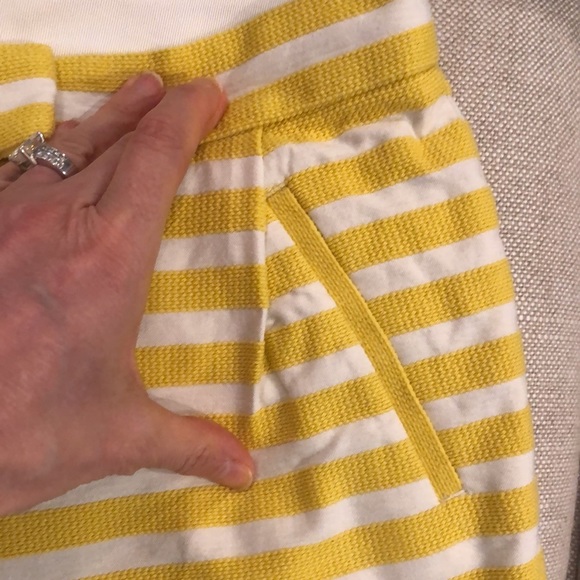 J Crew shorts. Size 0 - Picture 3 of 4